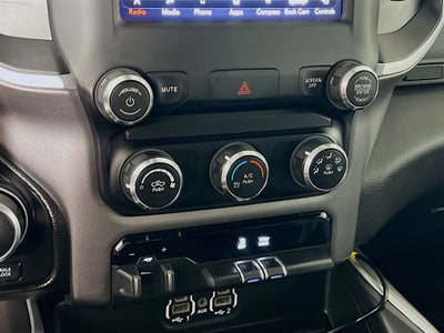 2020 RAM 1500 Big Horn Crew Cab 4x4 5'7" Box