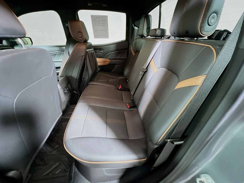 2025 GMC Canyon AT4
