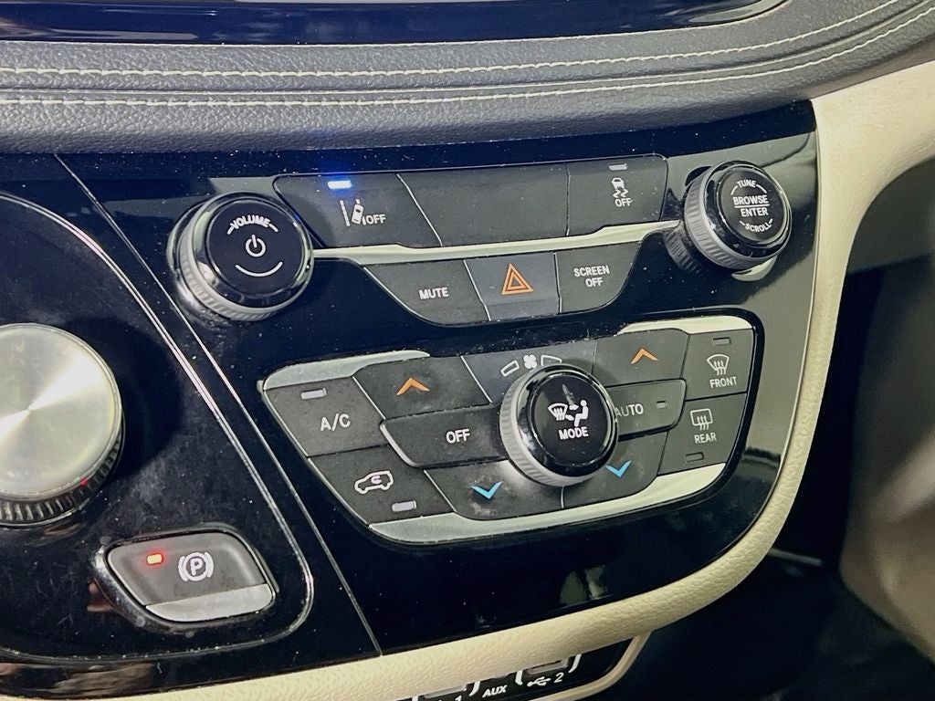 2022 Chrysler Pacifica Hybrid Touring L