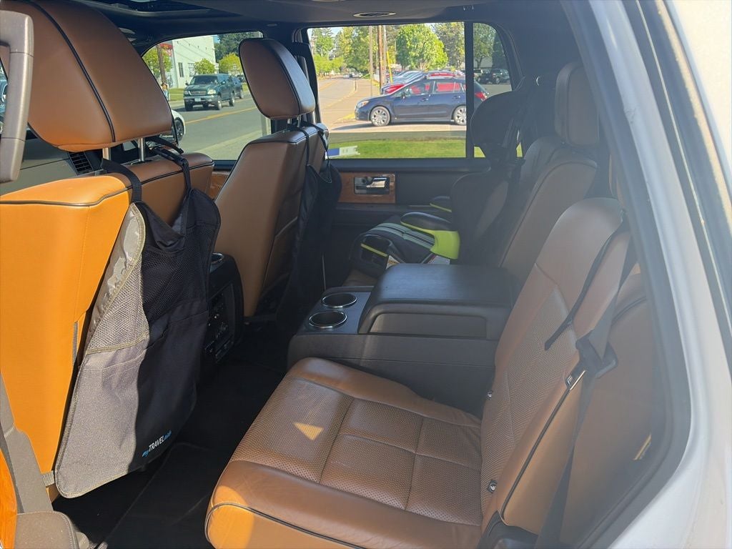 2011 Lincoln Navigator Base