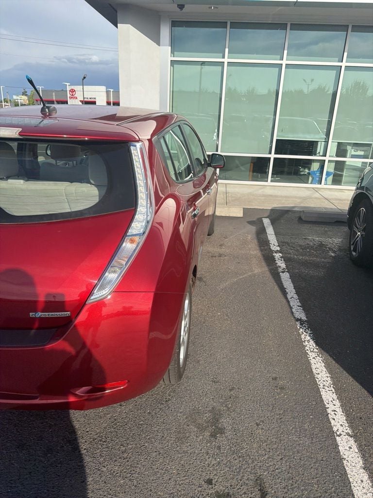 2011 Nissan Leaf SL