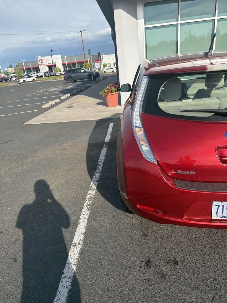 2011 Nissan Leaf SL
