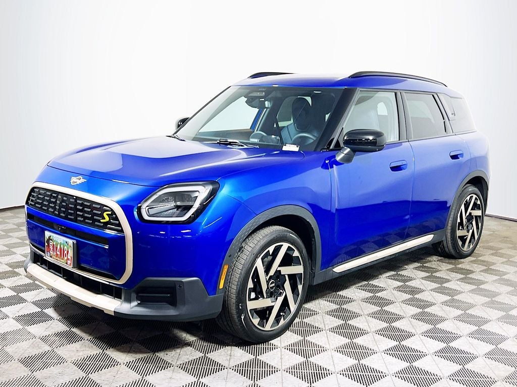 2025 MINI Cooper Countryman Iconic