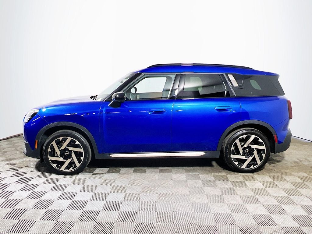 2025 MINI Cooper Countryman Iconic