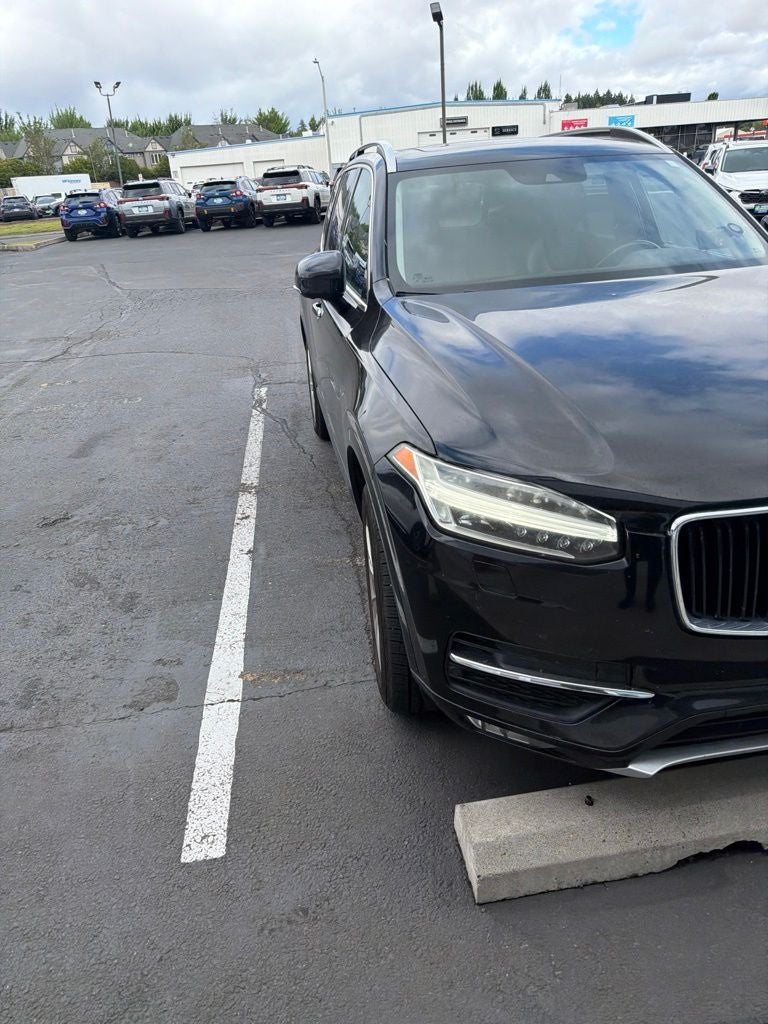 2016 Volvo XC90 T6 Momentum
