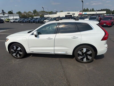 2023 Volvo XC60 Recharge Plug-In Hybrid T8 Plus Bright Theme