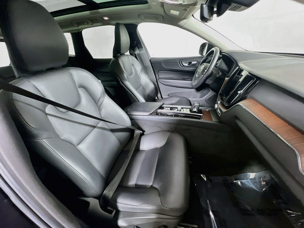 2023 Volvo XC60 B5 Plus Bright Theme