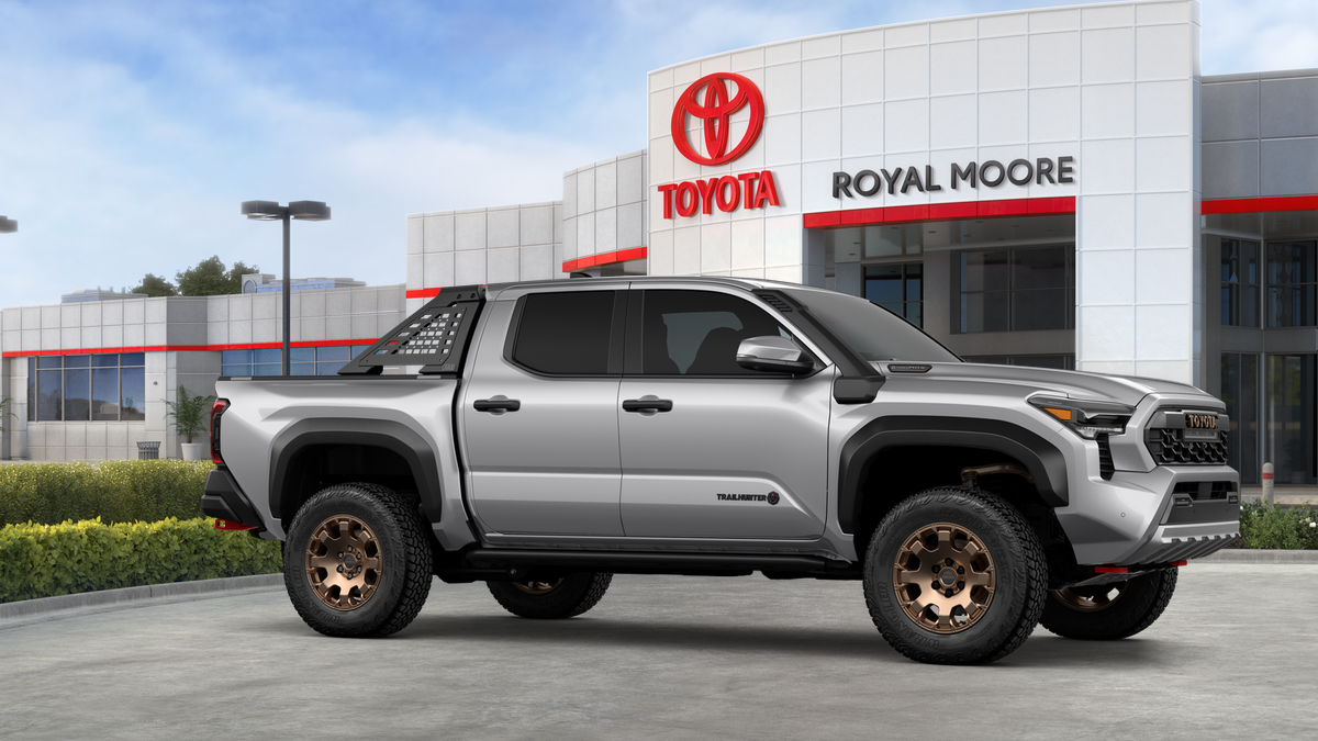 2025 Toyota Tacoma i-FORCE MAX Trailhunter