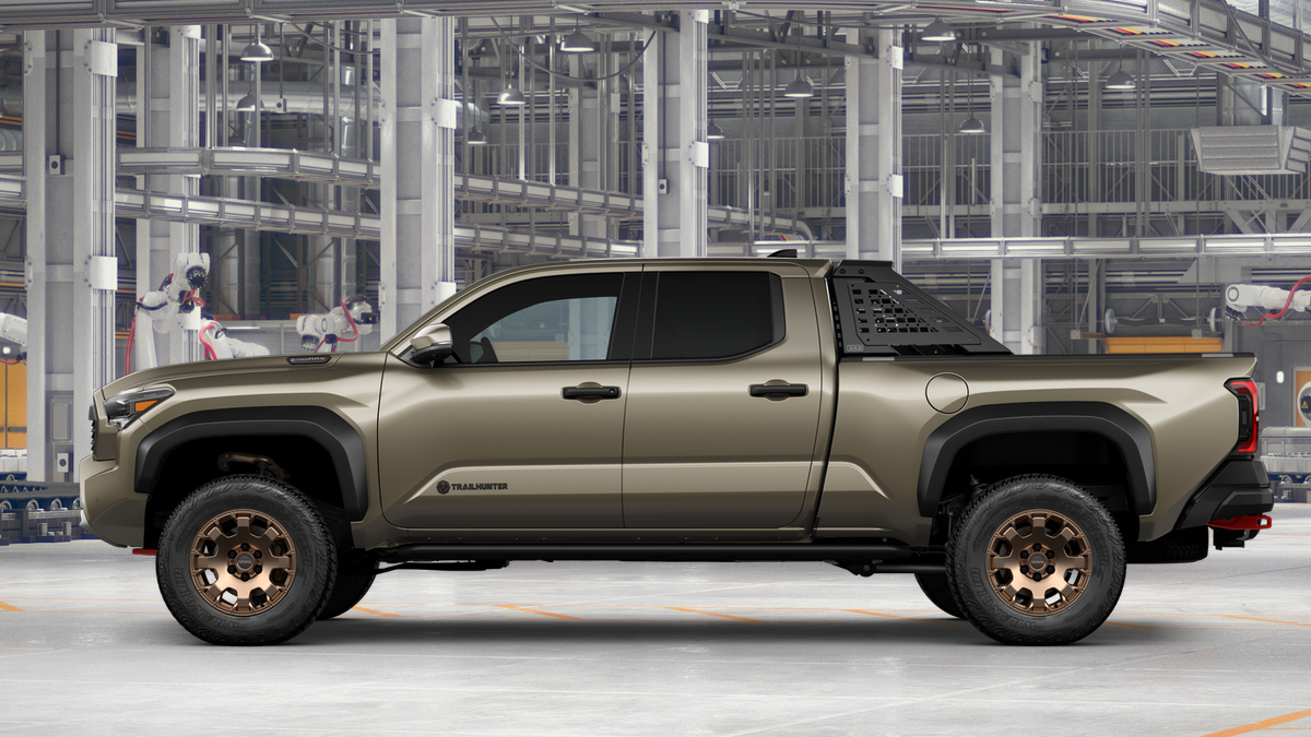 2026 Toyota Tacoma i-FORCE MAX Trailhunter