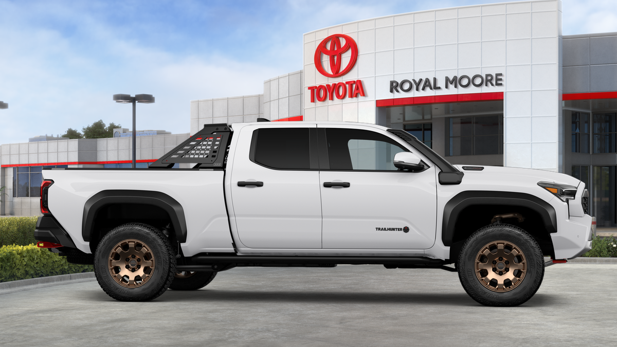 2026 Toyota Tacoma i-FORCE MAX Trailhunter