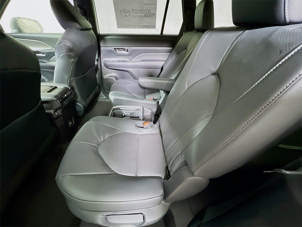 2026 Toyota Grand Highlander Hybrid Hybrid Nightshade