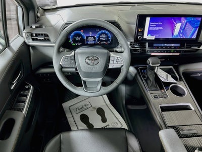 2026 Toyota Sienna Woodland Edition S