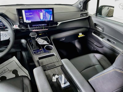 2026 Toyota Sienna Woodland Edition S