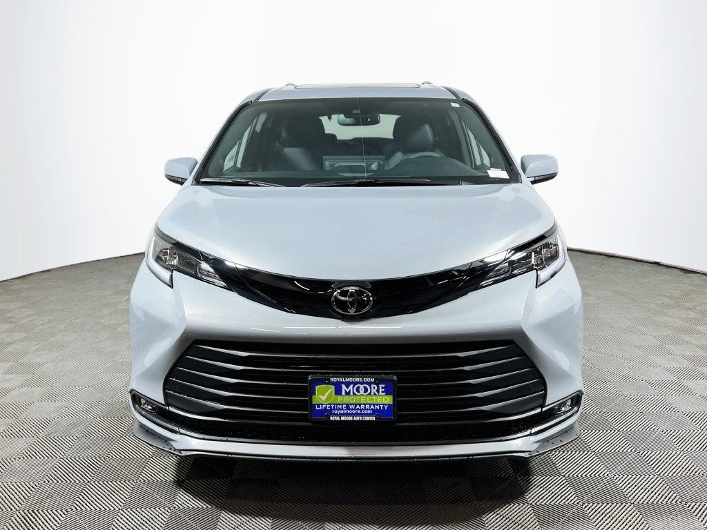 2026 Toyota Sienna Woodland Edition S