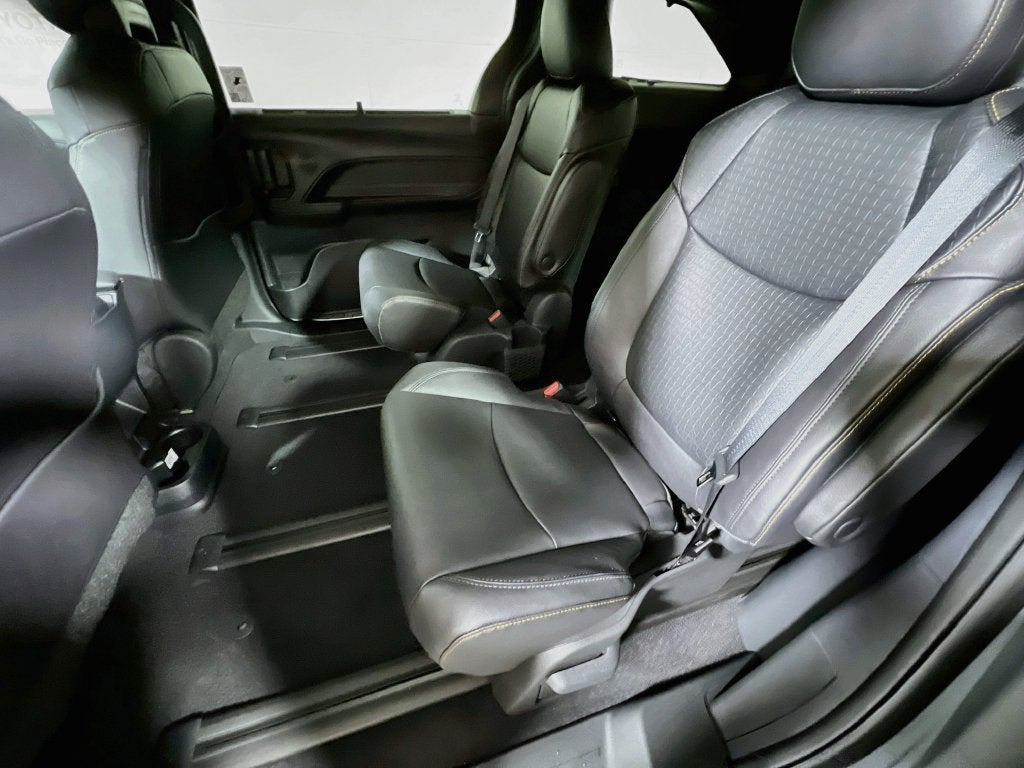 2026 Toyota Sienna Woodland Edition S