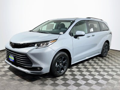 2026 Toyota Sienna Woodland Edition S