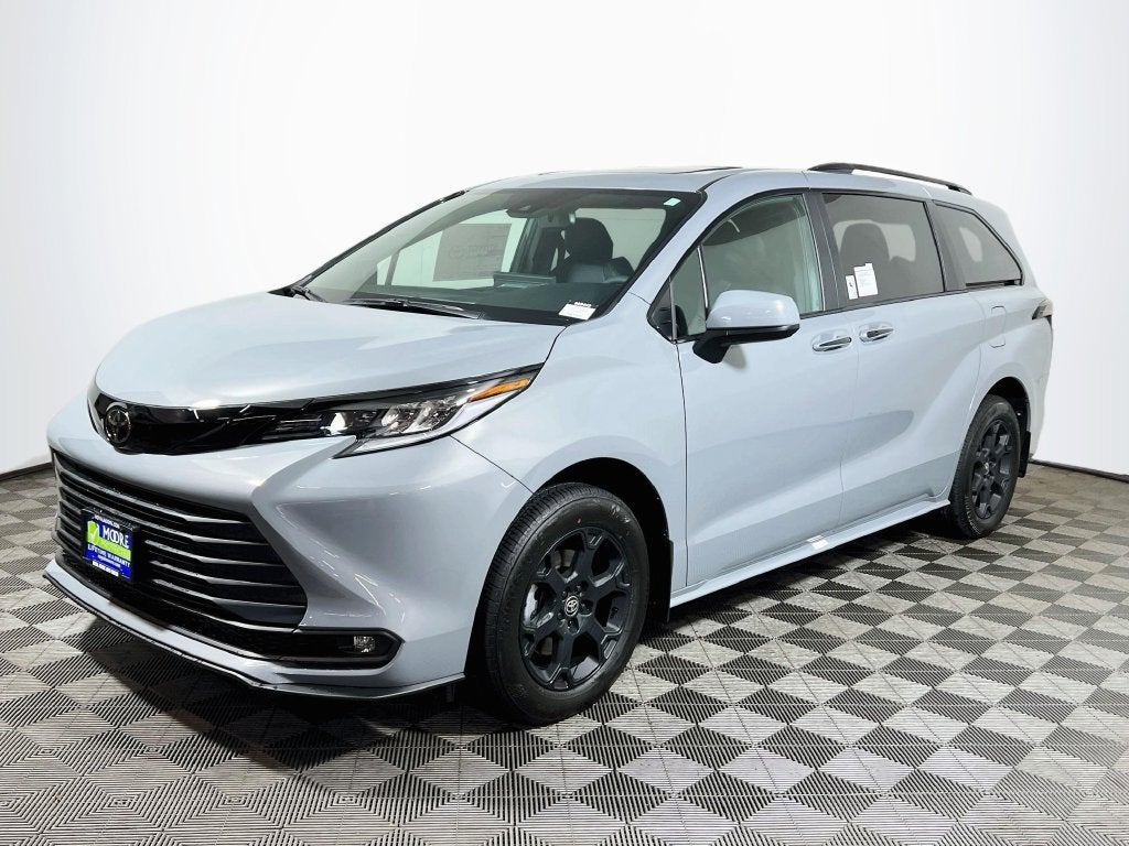 2026 Toyota Sienna Woodland Edition S