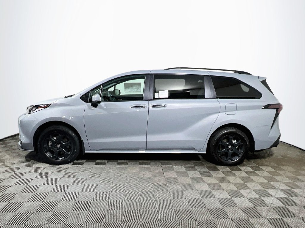 2026 Toyota Sienna Woodland Edition S