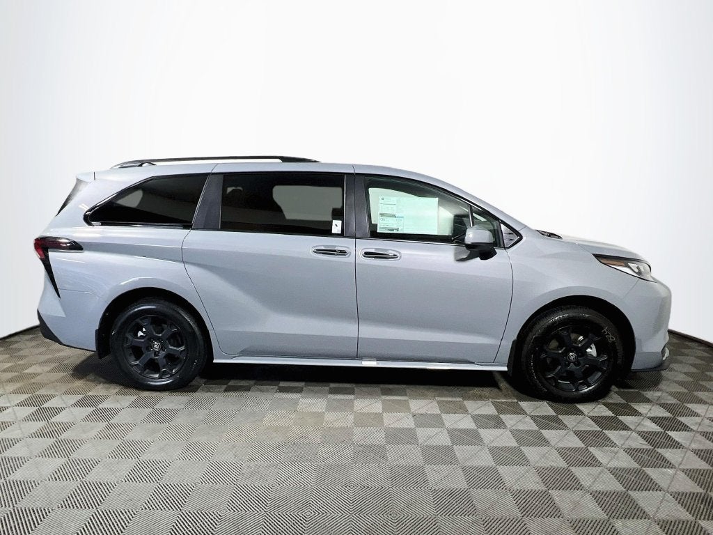2026 Toyota Sienna Woodland Edition S