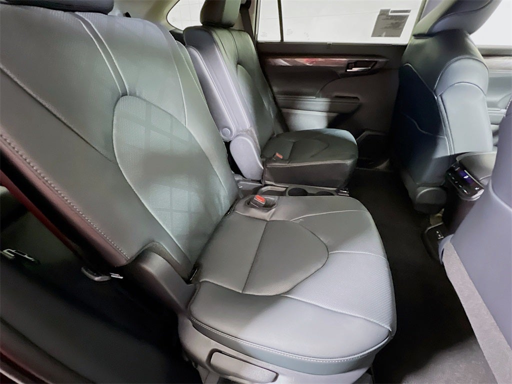 2026 Toyota Highlander Hybrid Platinum S