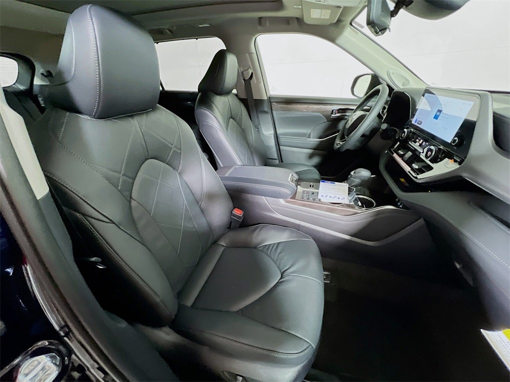 2026 Toyota Highlander Hybrid Platinum S