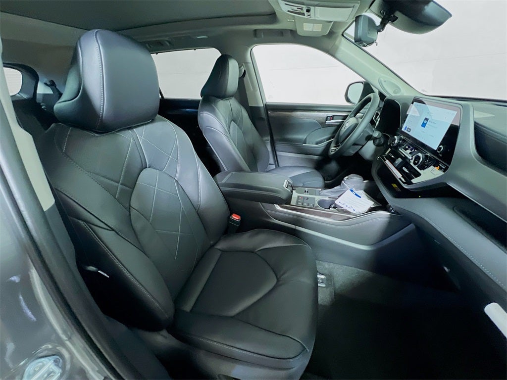 2026 Toyota Highlander Hybrid Hybrid Platinum