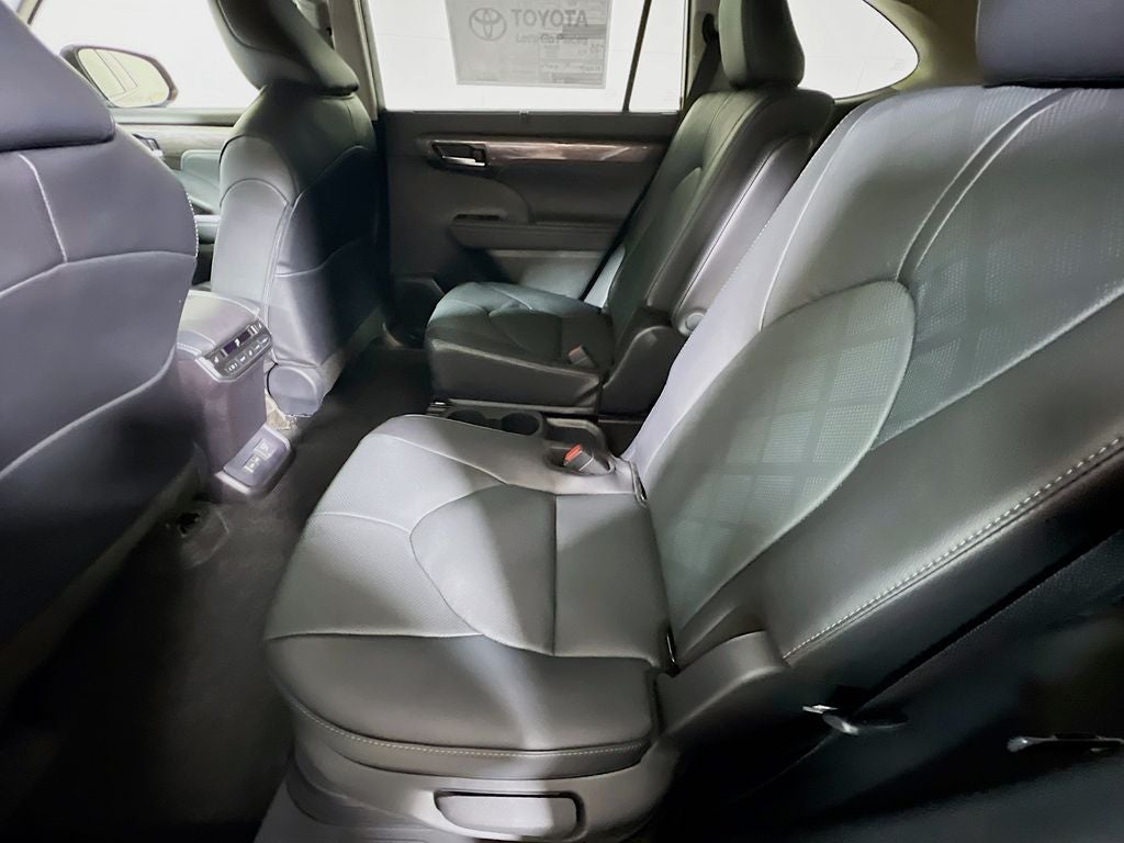 2026 Toyota Highlander Hybrid Platinum S