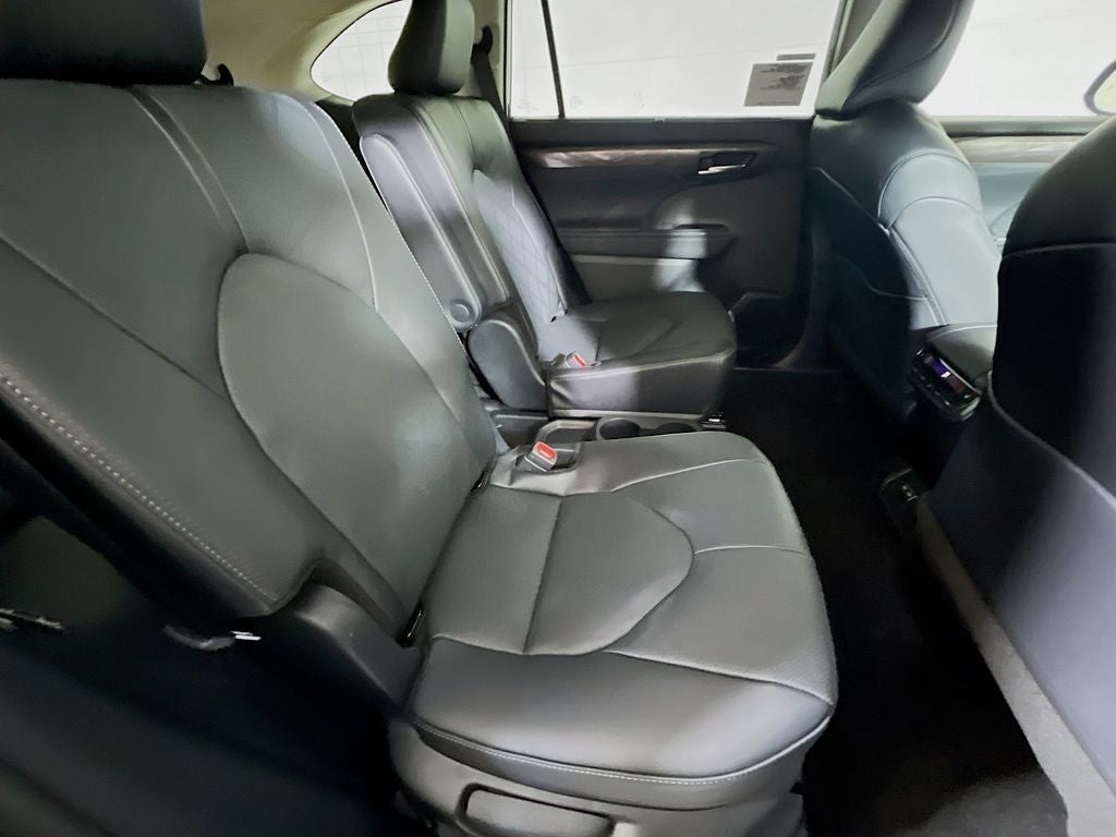 2026 Toyota Highlander Hybrid Platinum S