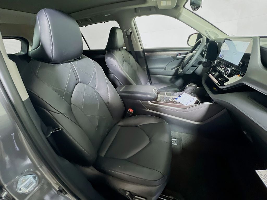 2026 Toyota Highlander Hybrid Platinum S