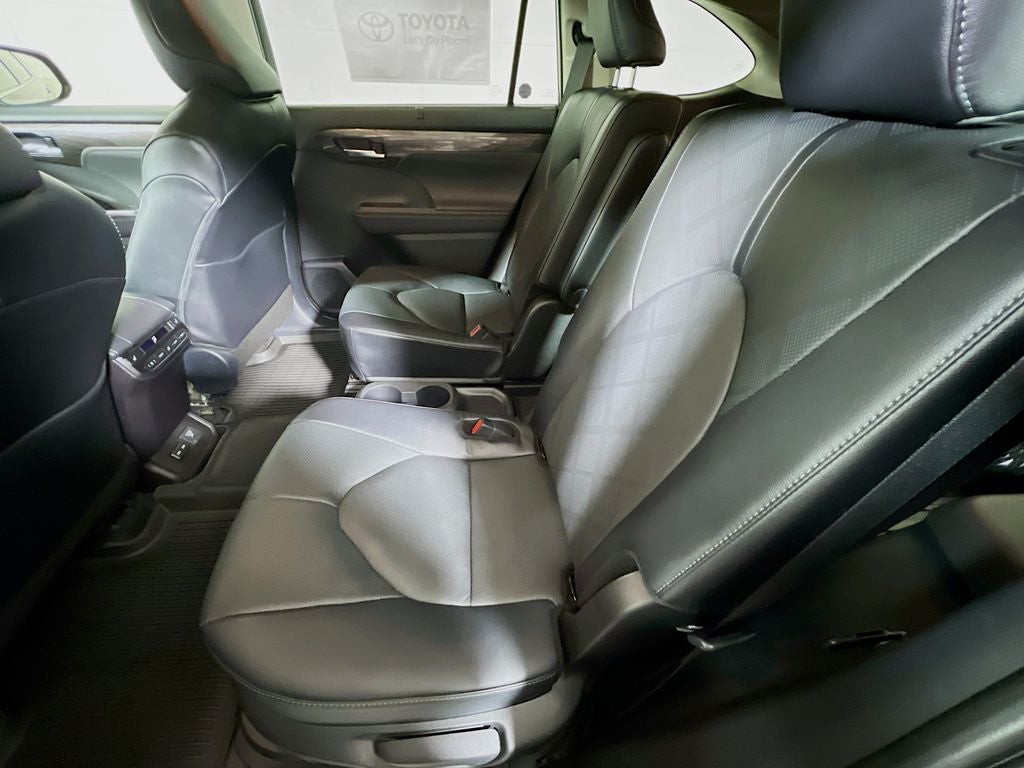 2026 Toyota Highlander Hybrid Hybrid Platinum
