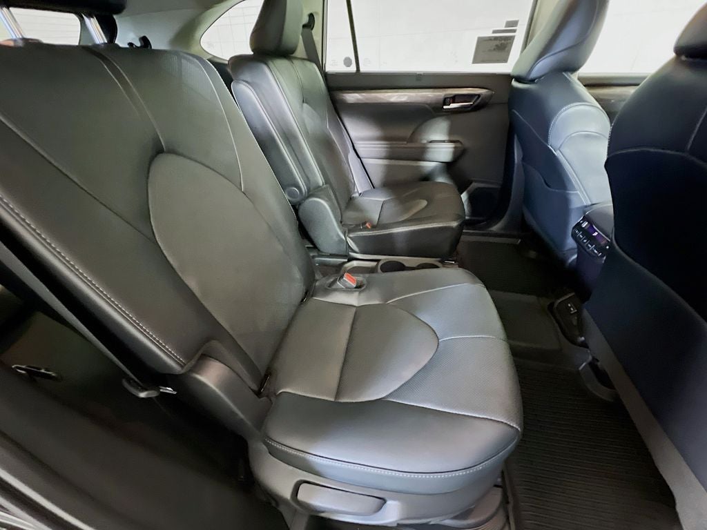2026 Toyota Highlander Hybrid Hybrid Platinum