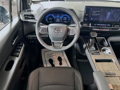 2026 Toyota Sienna Platinum S