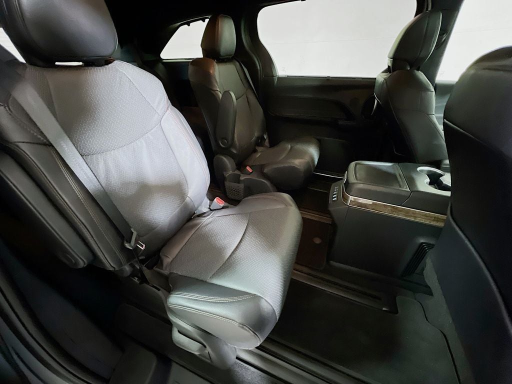 2026 Toyota Sienna Platinum S