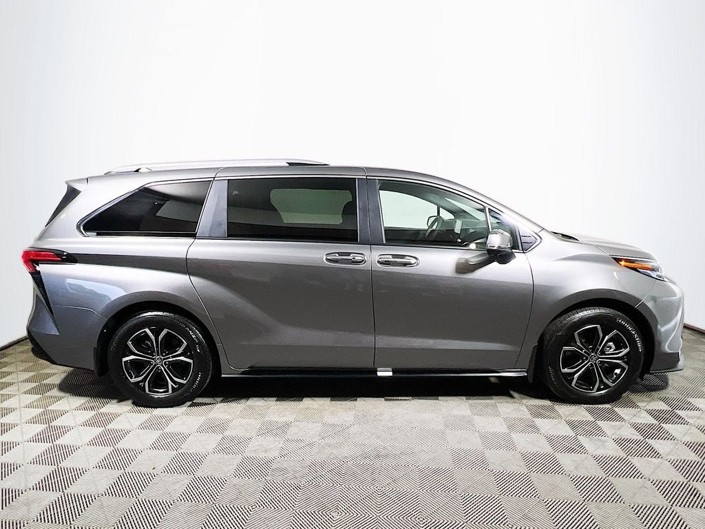 2026 Toyota Sienna Platinum S