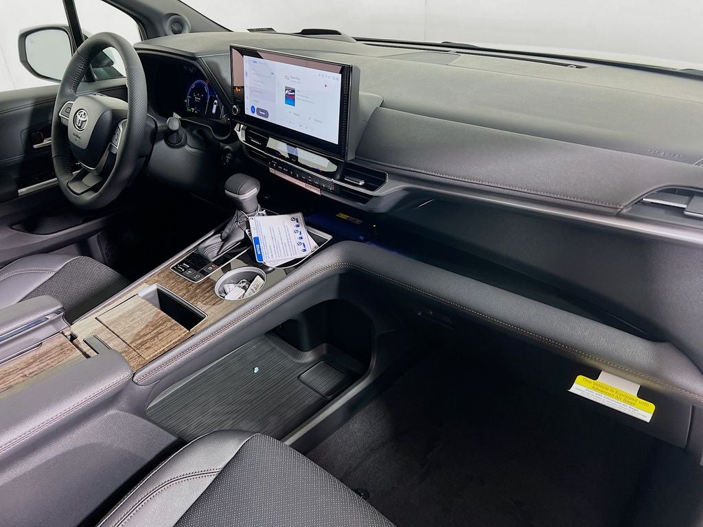 2026 Toyota Sienna Platinum S