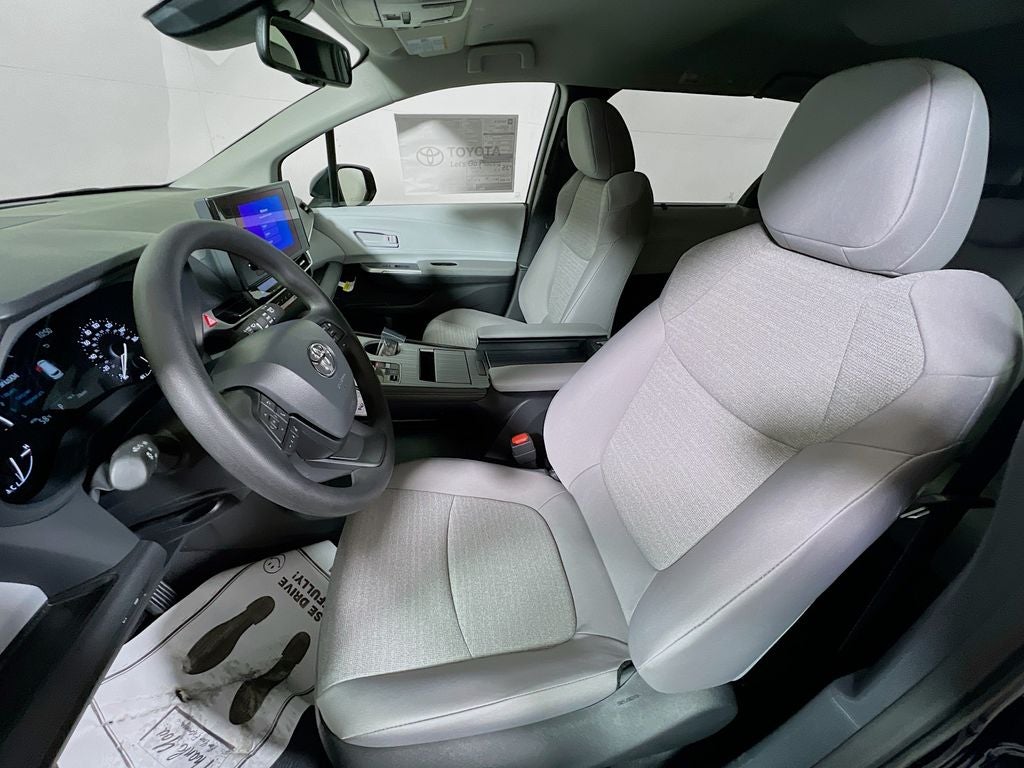 2026 Toyota Sienna LE S