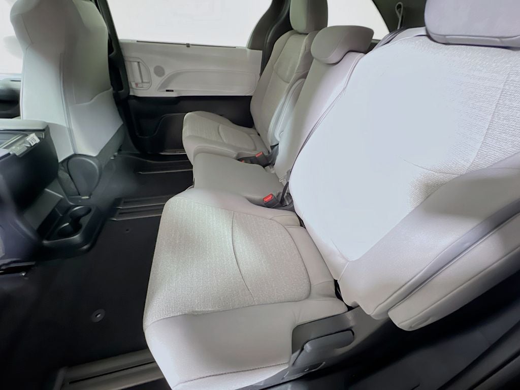 2026 Toyota Sienna LE S