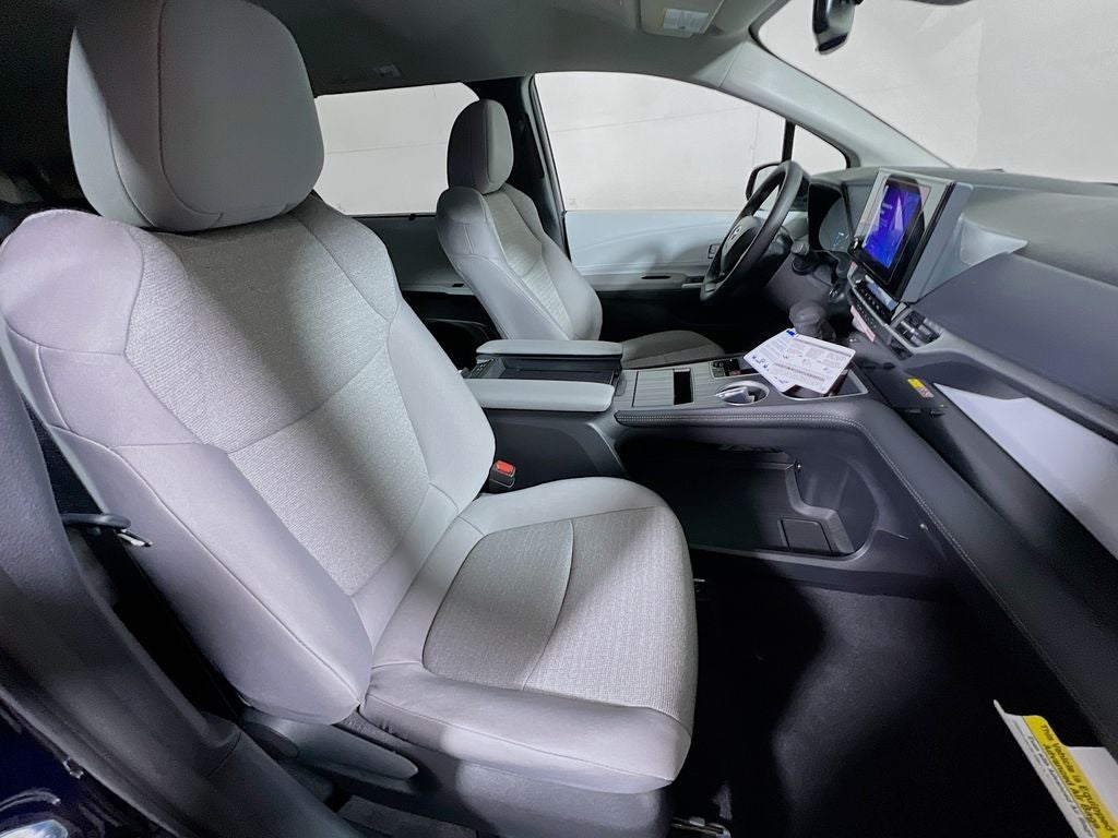 2026 Toyota Sienna LE S
