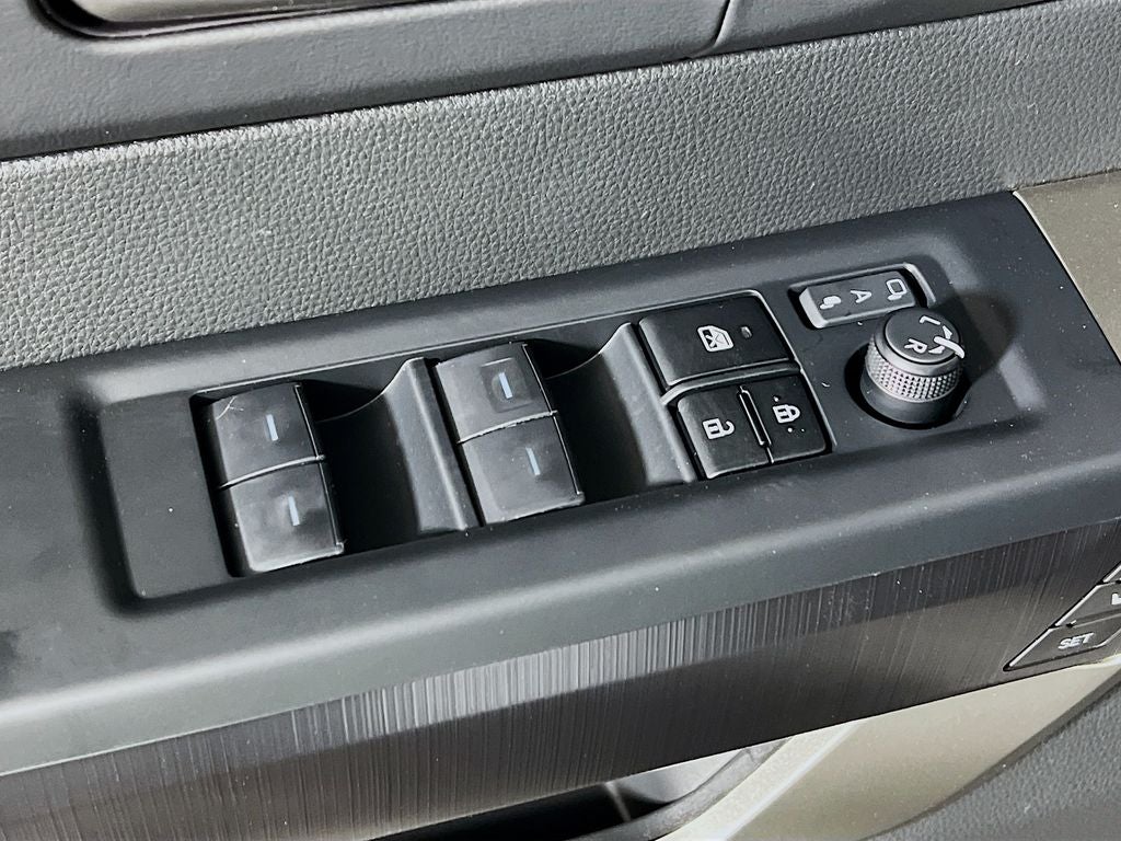 2026 Toyota Tundra i-FORCE MAX Platinum i-FORCE MAX