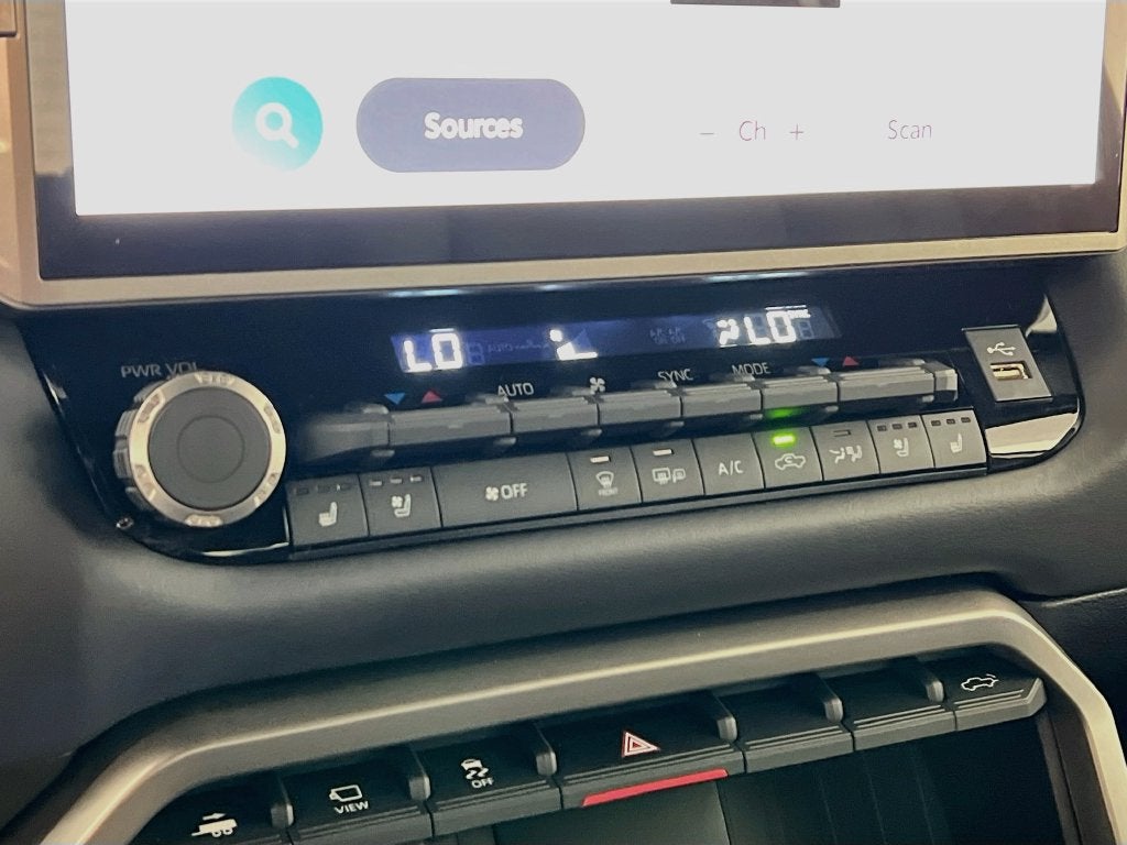 2026 Toyota Tundra i-FORCE MAX Platinum i-FORCE MAX