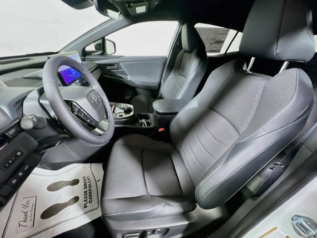 2027 Toyota C-HR SE