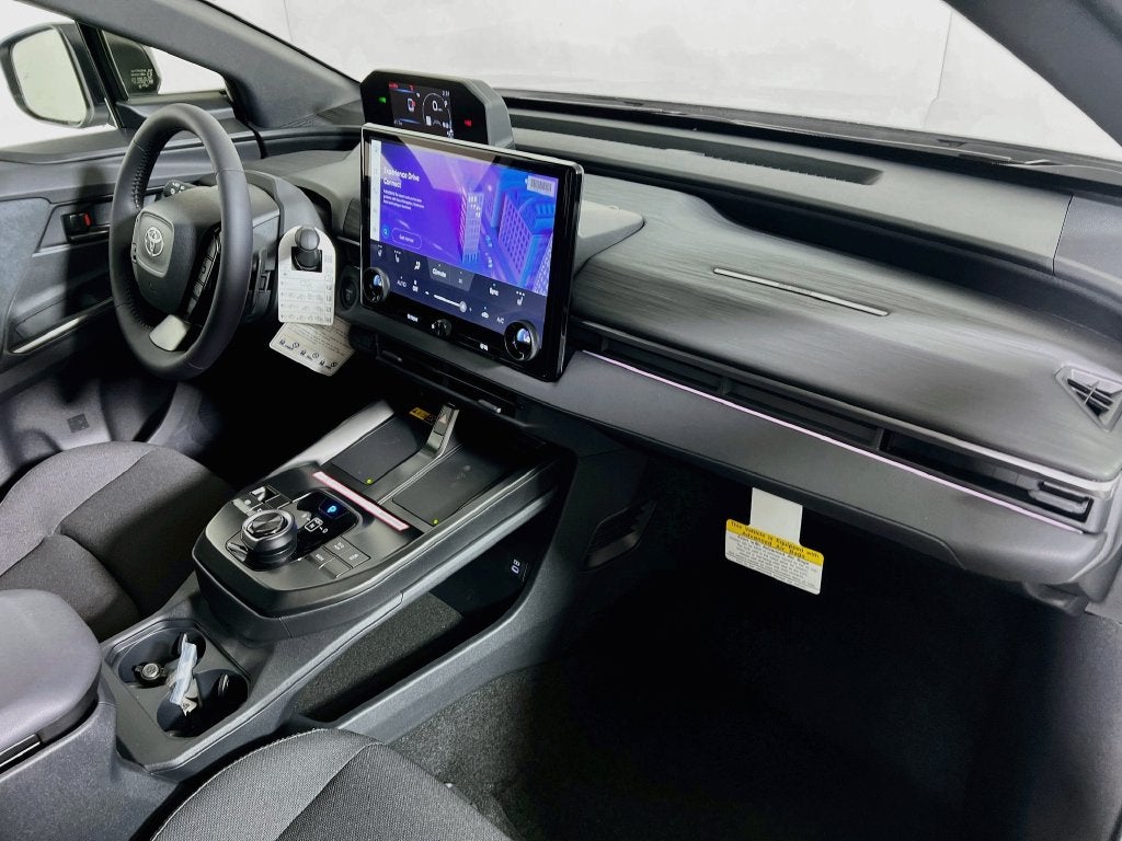 2027 Toyota C-HR SE
