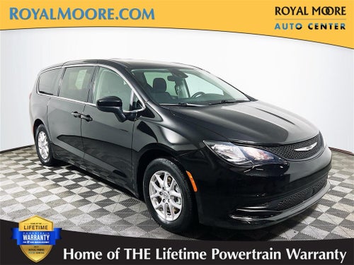 2024 Chrysler Voyager LX