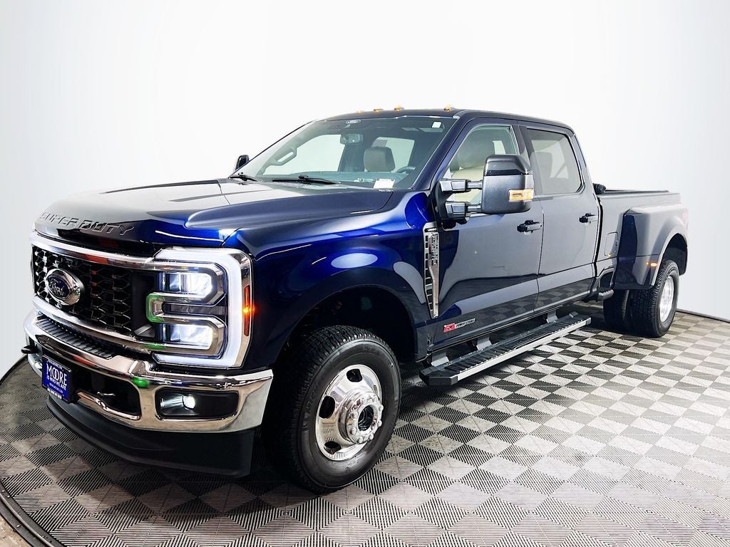 2025 Ford F-350SD Lariat DRW
