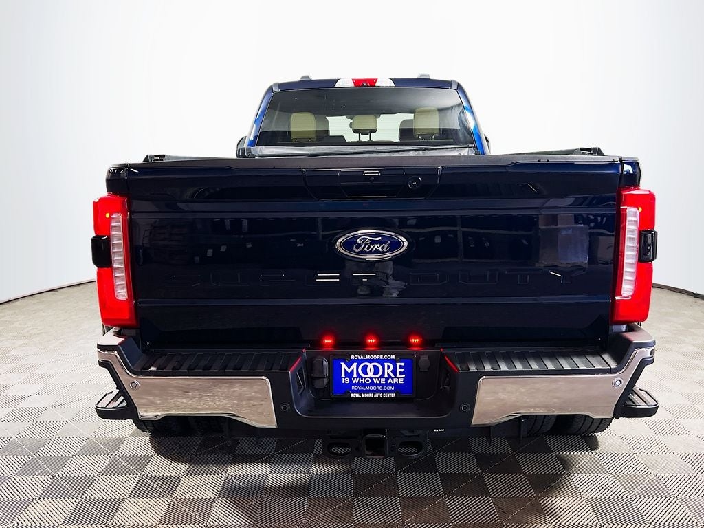 2025 Ford F-350SD Lariat DRW