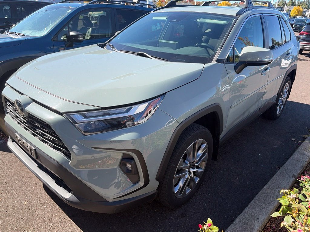 2022 Toyota RAV4 XLE Premium