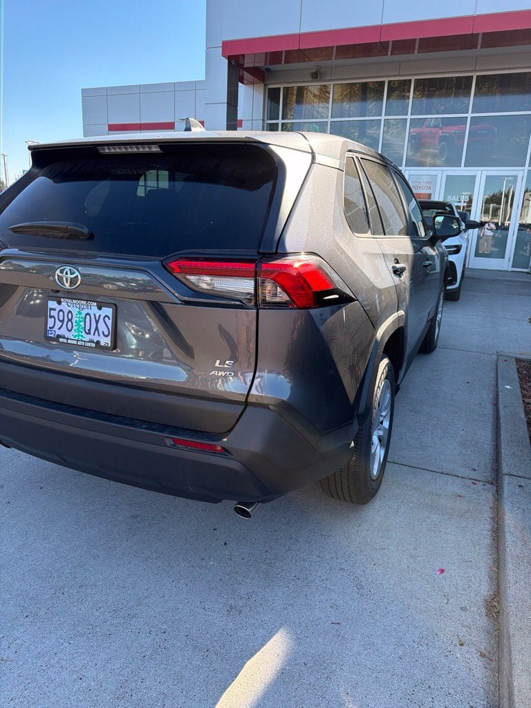 2025 Toyota RAV4 LE