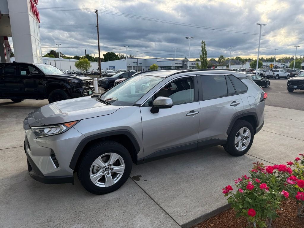 2020 Toyota RAV4 XLE