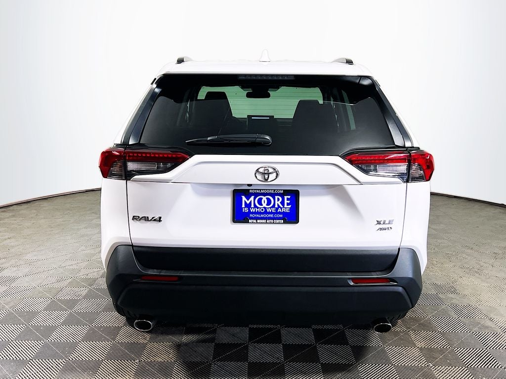 2025 Toyota RAV4 XLE