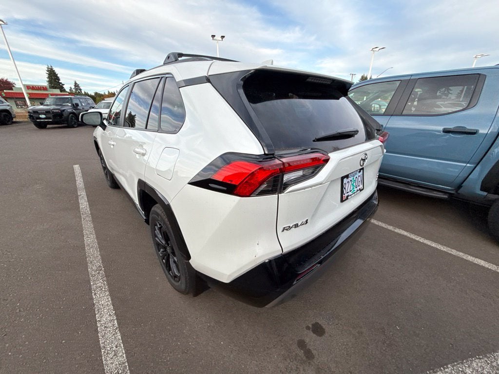 2025 Toyota RAV4 Hybrid SE